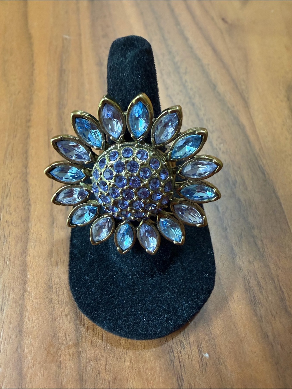 Heidi Daus "Divine Miss Daisy" crystal flower statement ring *Size 5 & 7